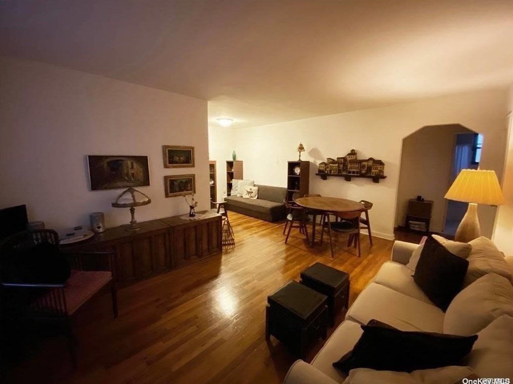3631 170th St, Flushing, NY 11358-2258