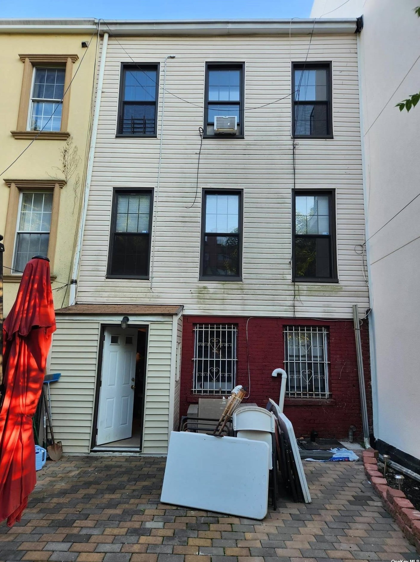 457 Lexington Ave, Brooklyn, NY 11221-1203