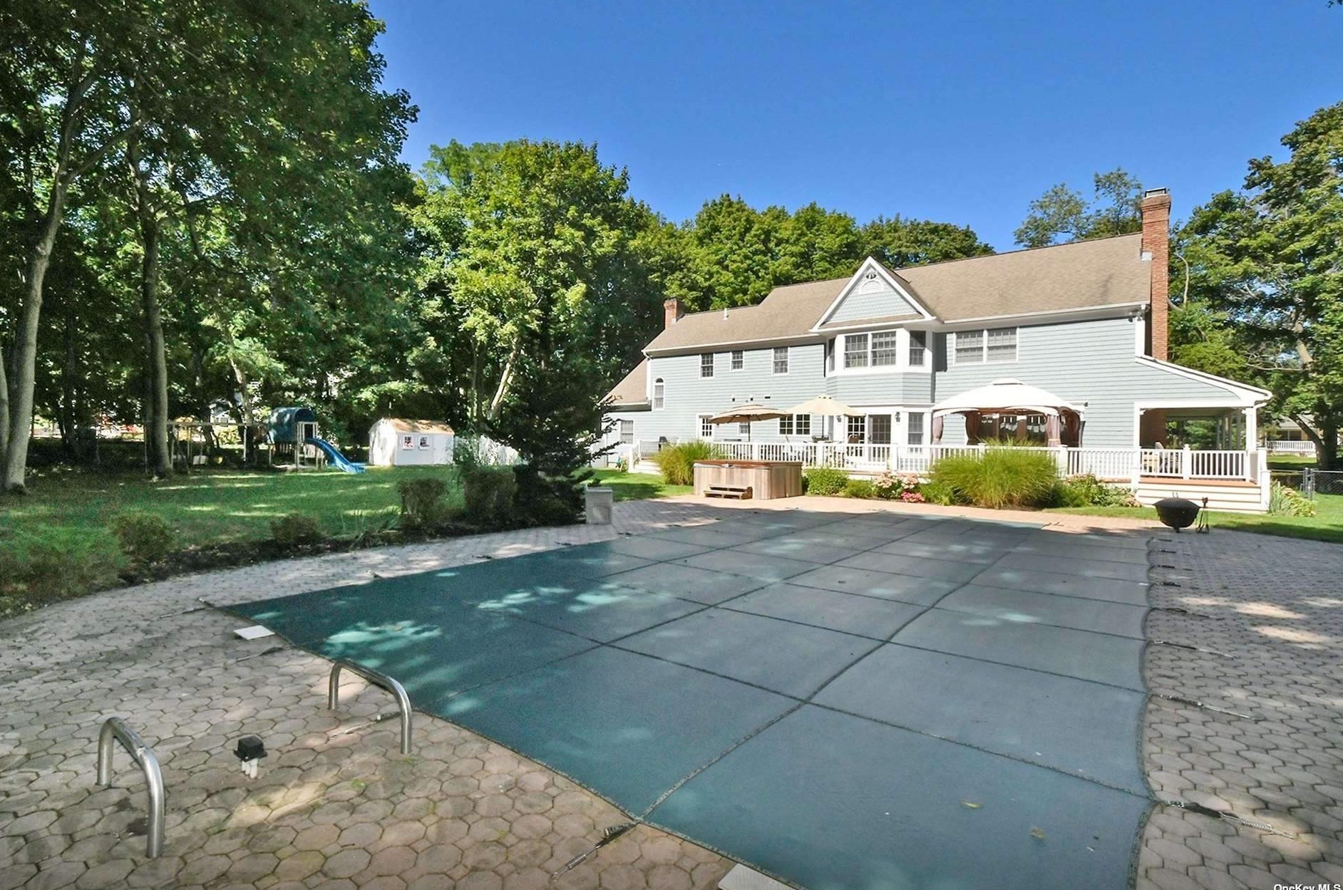 23 Lower Rocky Point Rd, Miller Place, NY 11764