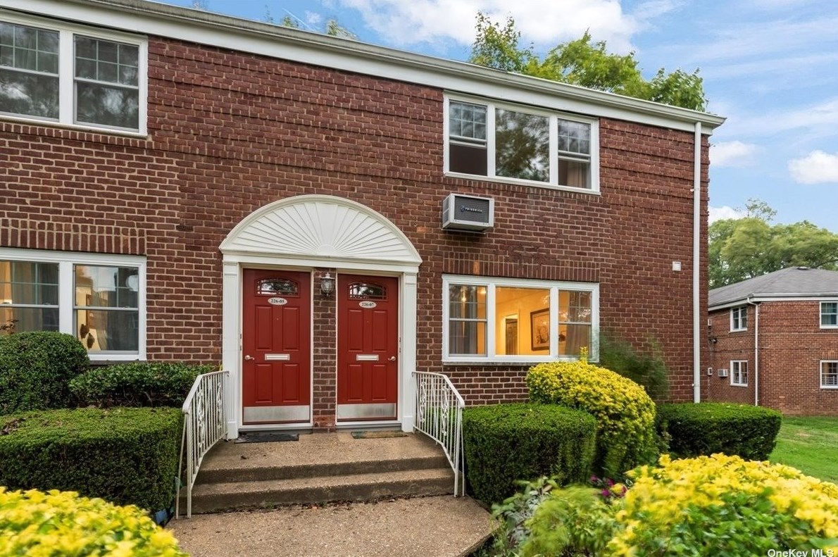 22607 Kingsbury Ave, Flushing, NY 11364-3137