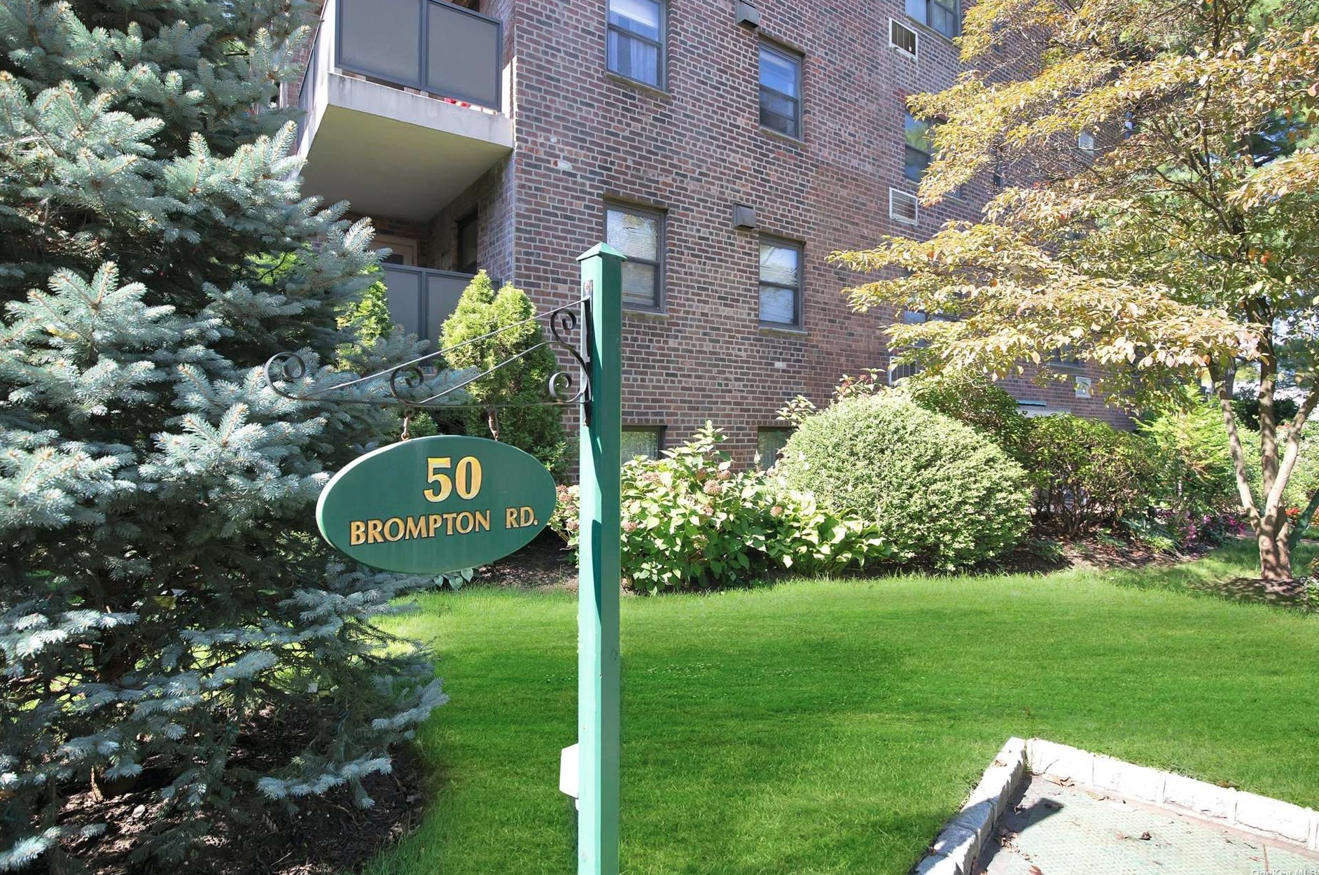 50 Brompton Rd #3k, Great Neck, NY 11021