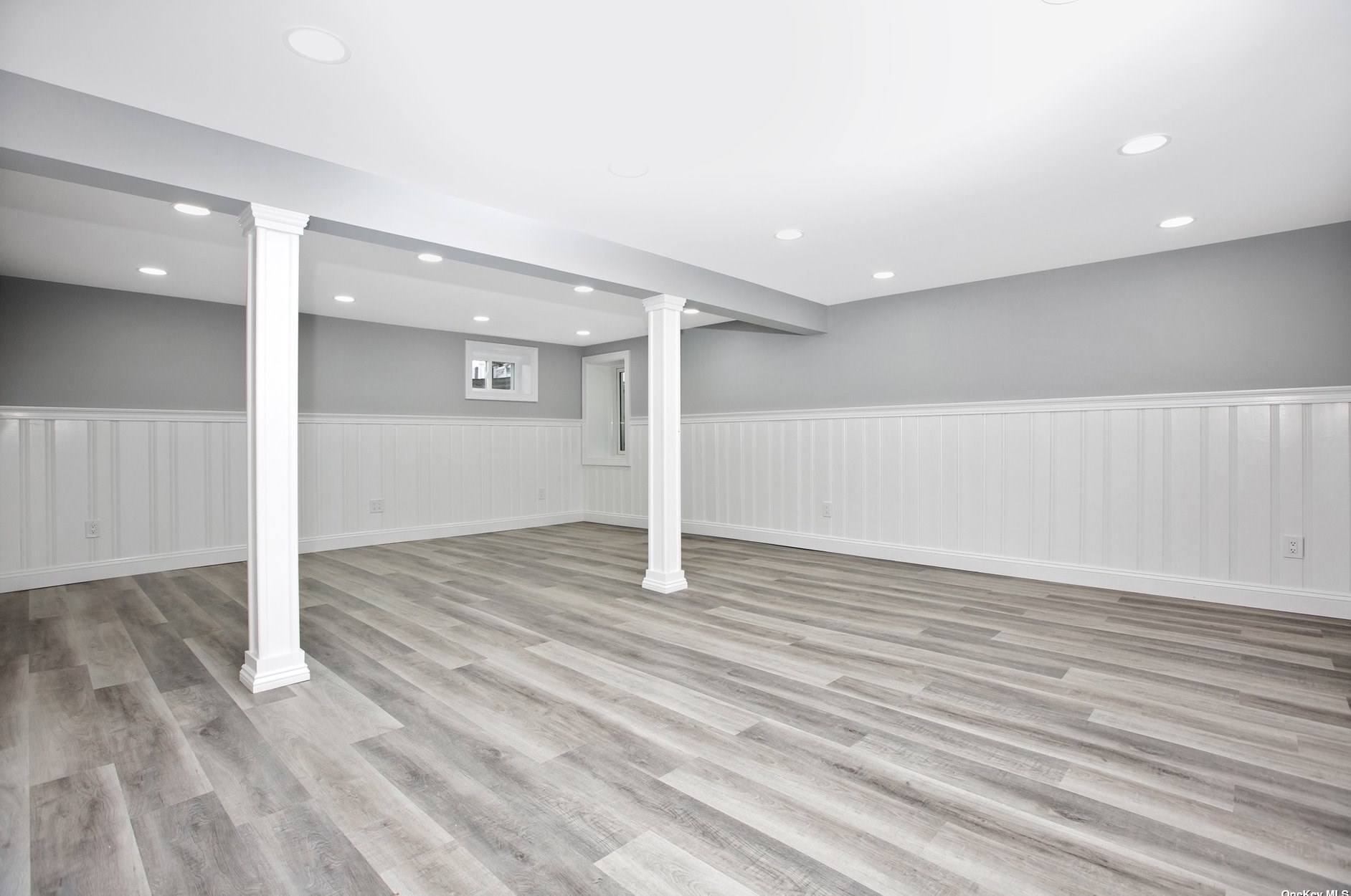 27 Larry Dr, Commack NY 11725-3327 exterior