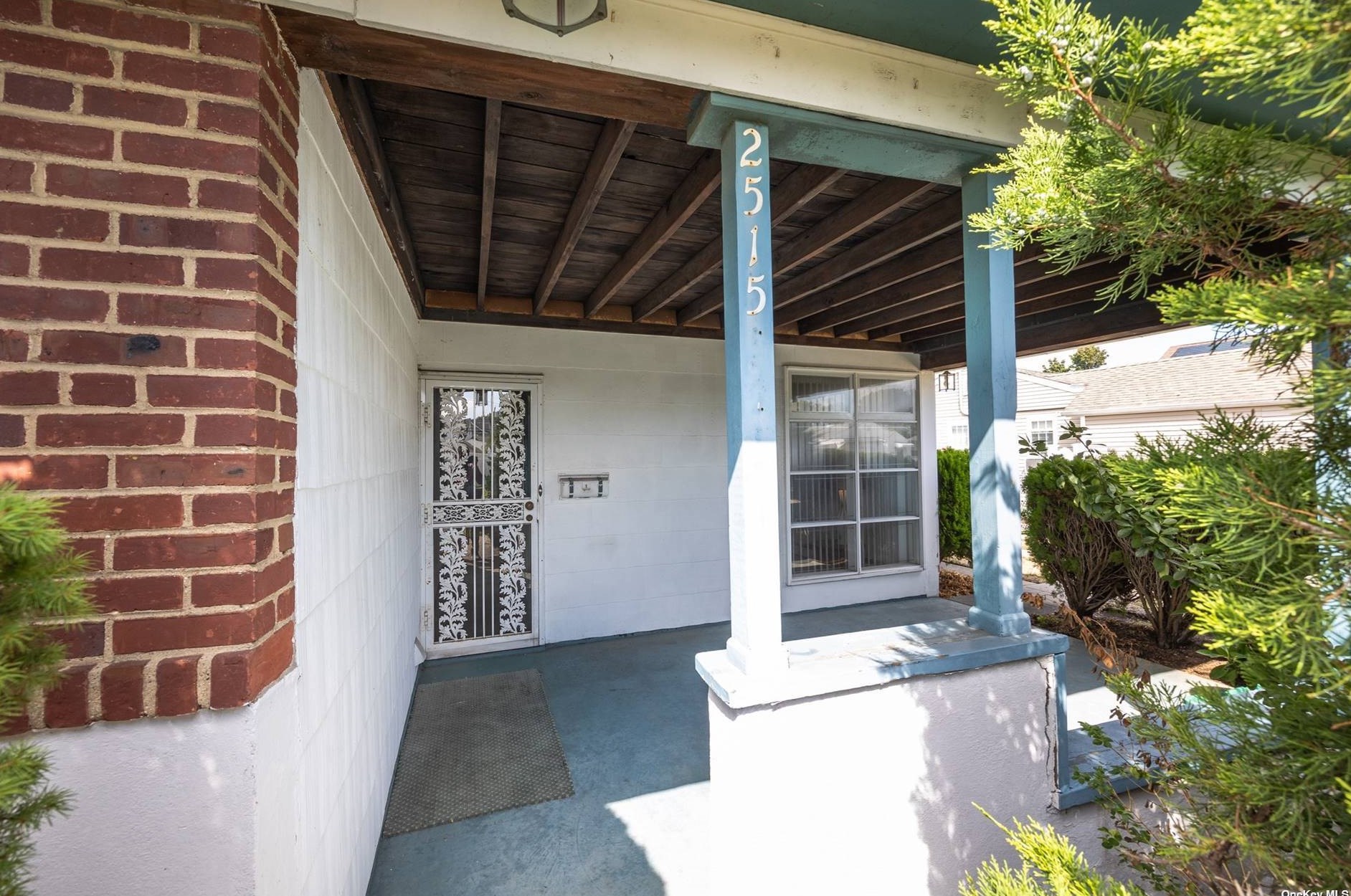 2515 Cypress Ave, Hempstead, NY 11554-4210