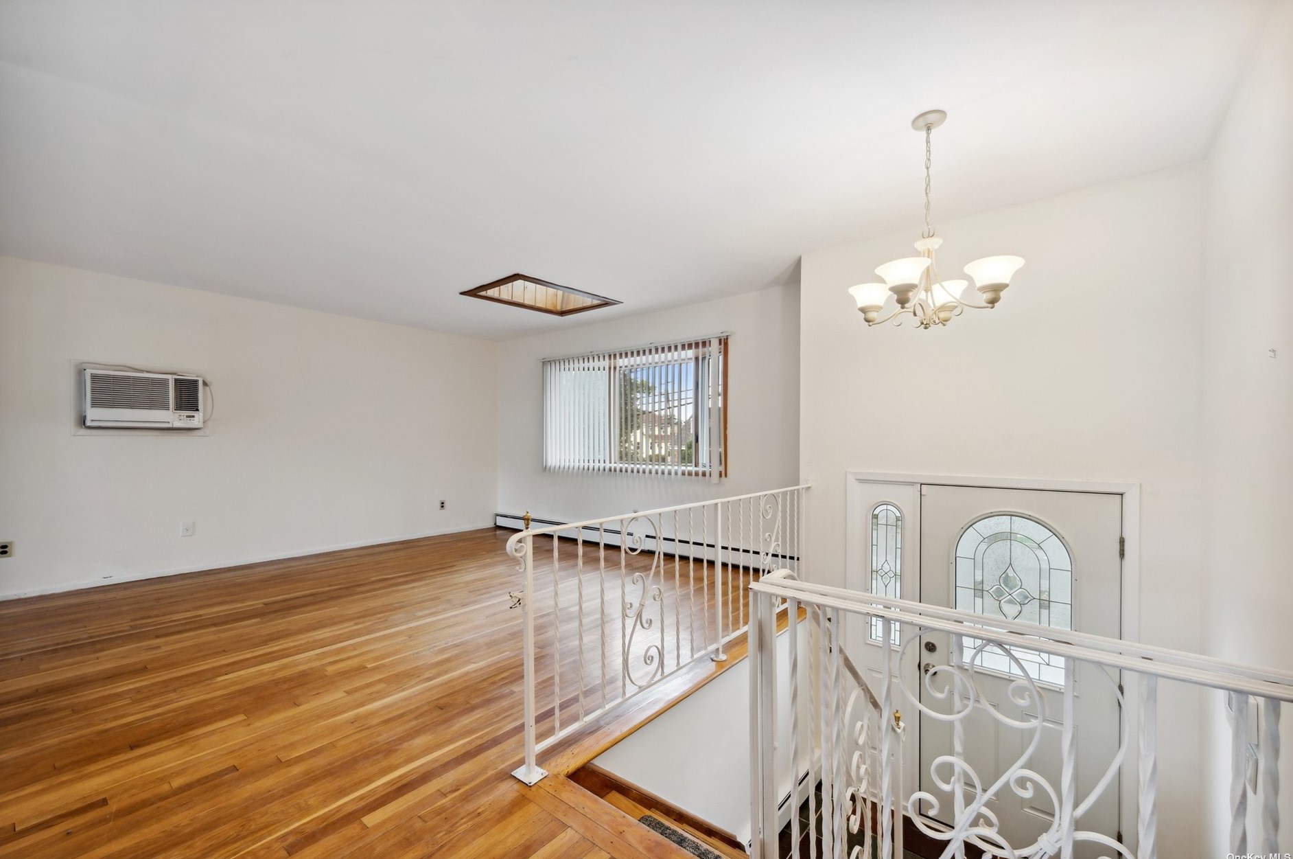 2095 Briggs St, North Bellmore, NY 11710
