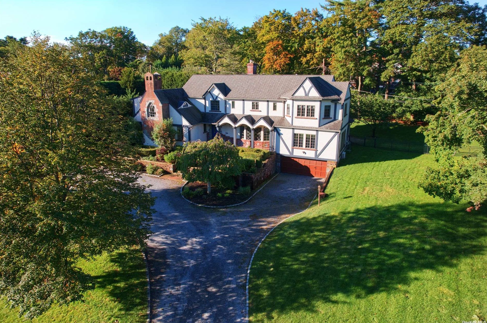 142 Cherry Valley Ave, Garden City, NY 11530-1549