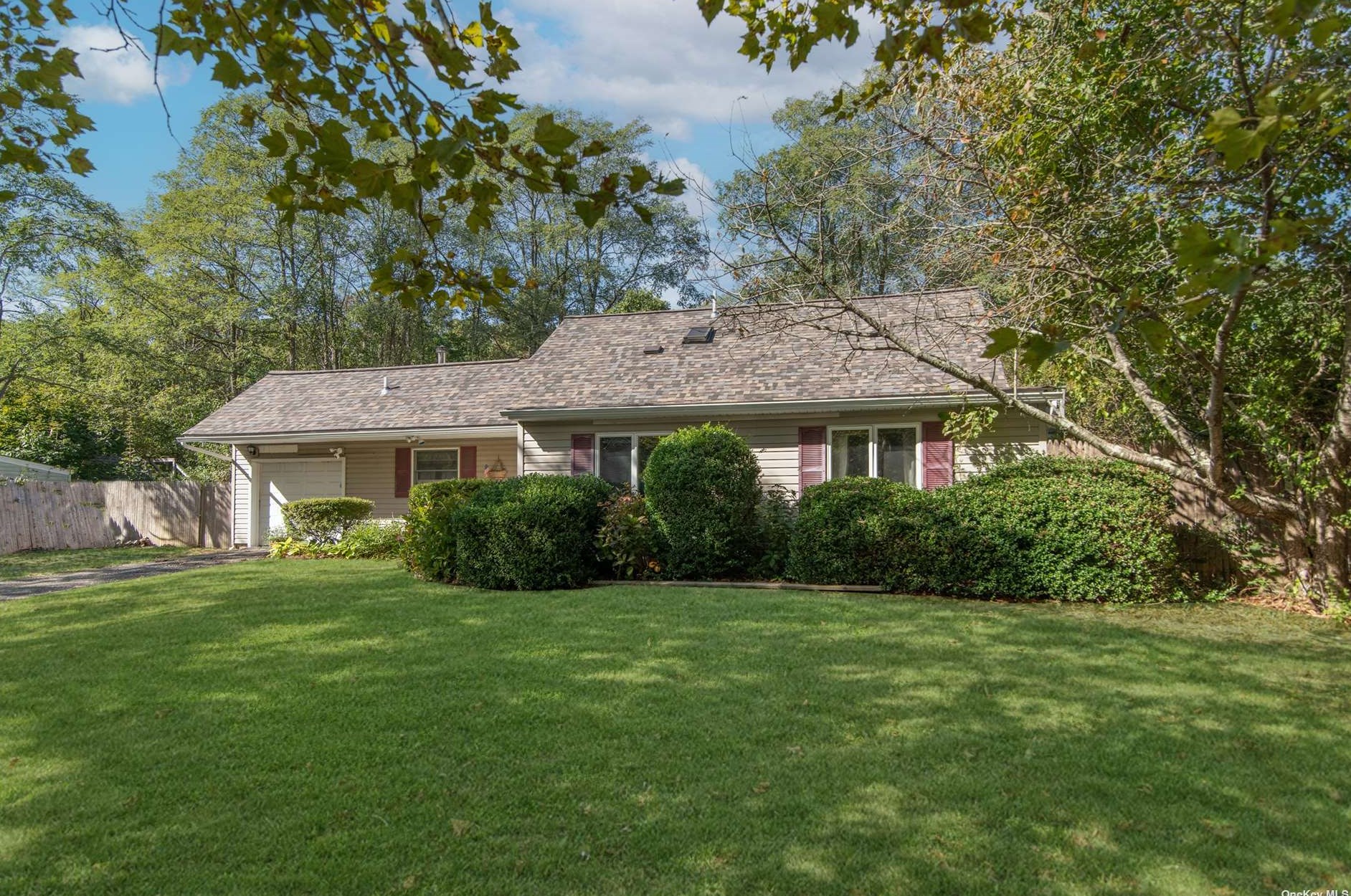 26 Vlg Dr, North Bellport NY  11713-1206 exterior