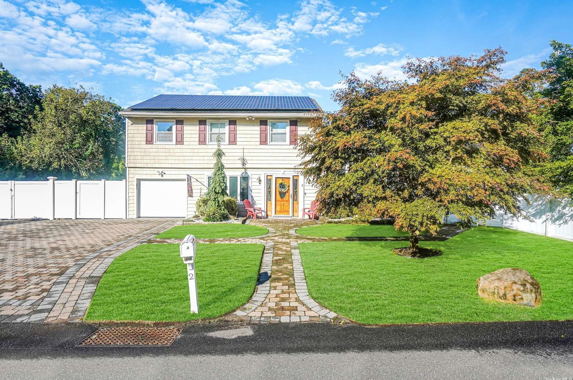 2 Belle Ave, Hauppauge, NY 11779-4903