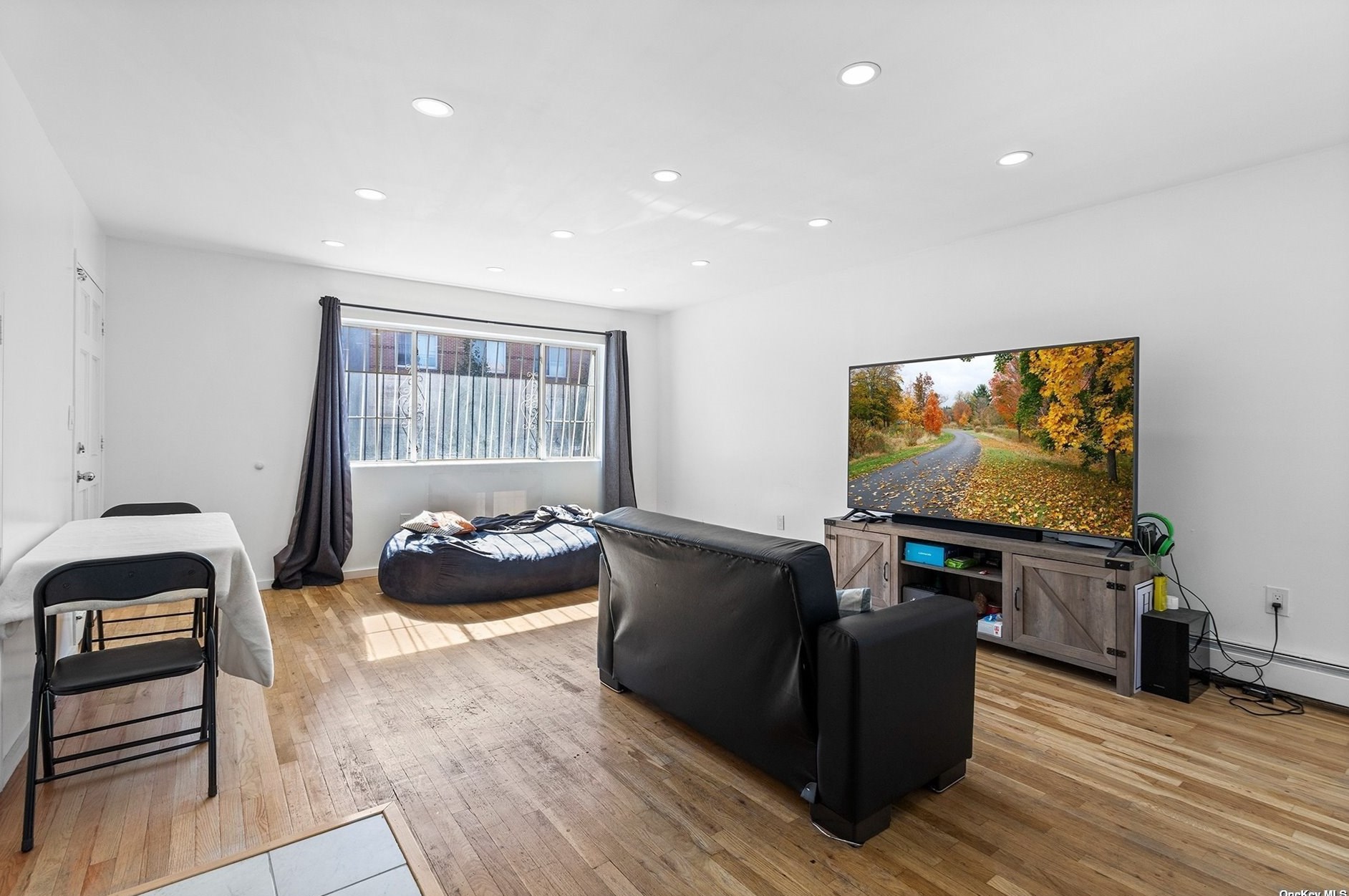 17 Schaefer St, Brooklyn, NY 11207-1017