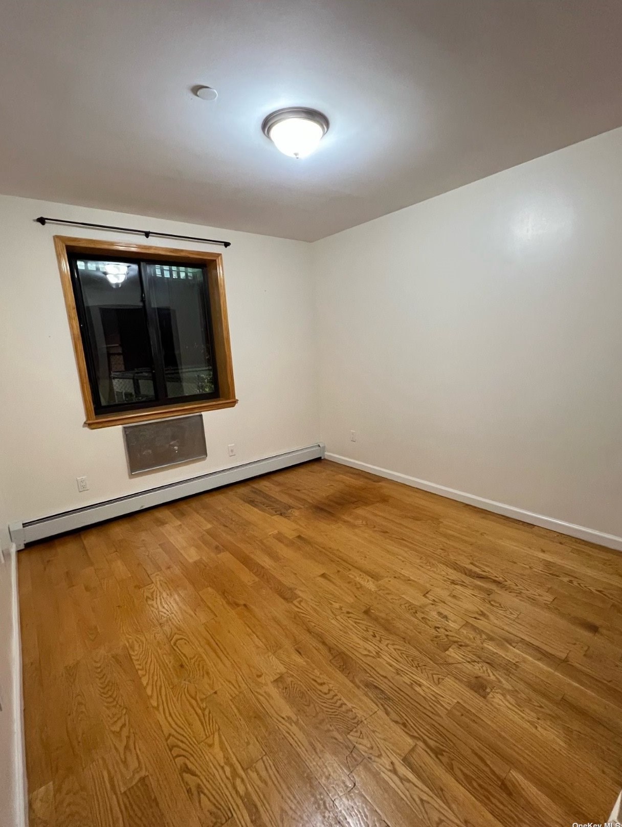 7548 Parsons Blvd, Flushing NY  11366-1038 exterior