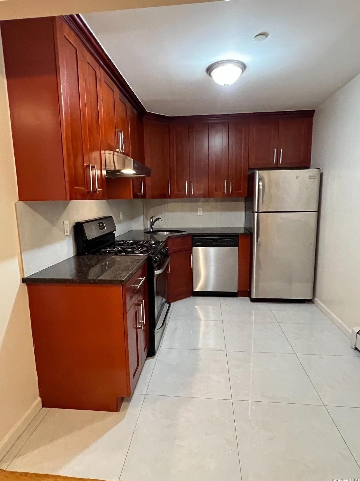 7548 Parsons Blvd, Flushing NY  11366-1038 exterior