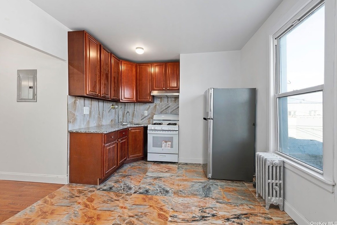 463 E 49th St, Brooklyn, NY 11220