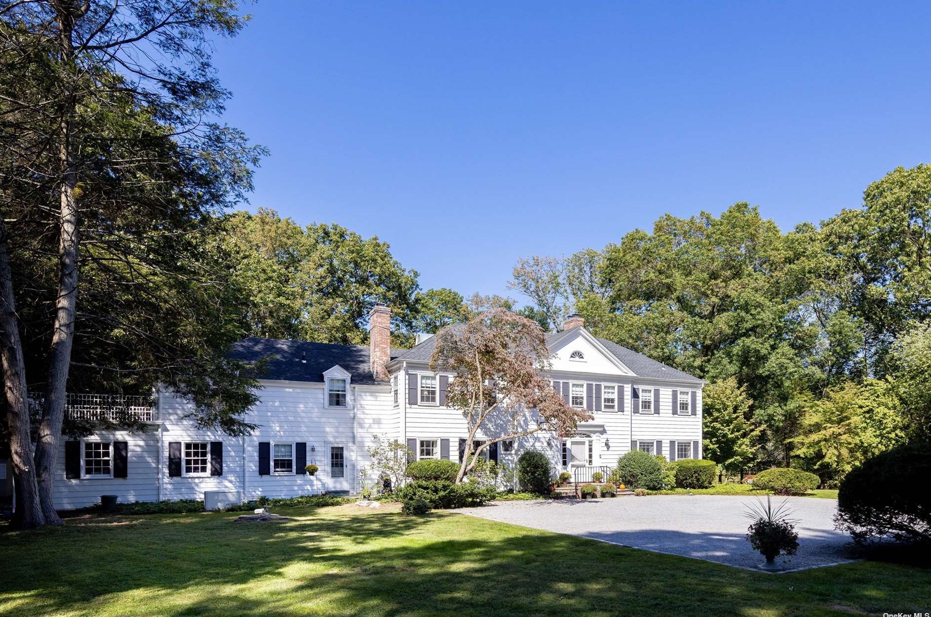 500 Chicken Valley Rd, Matinecock, NY 11560