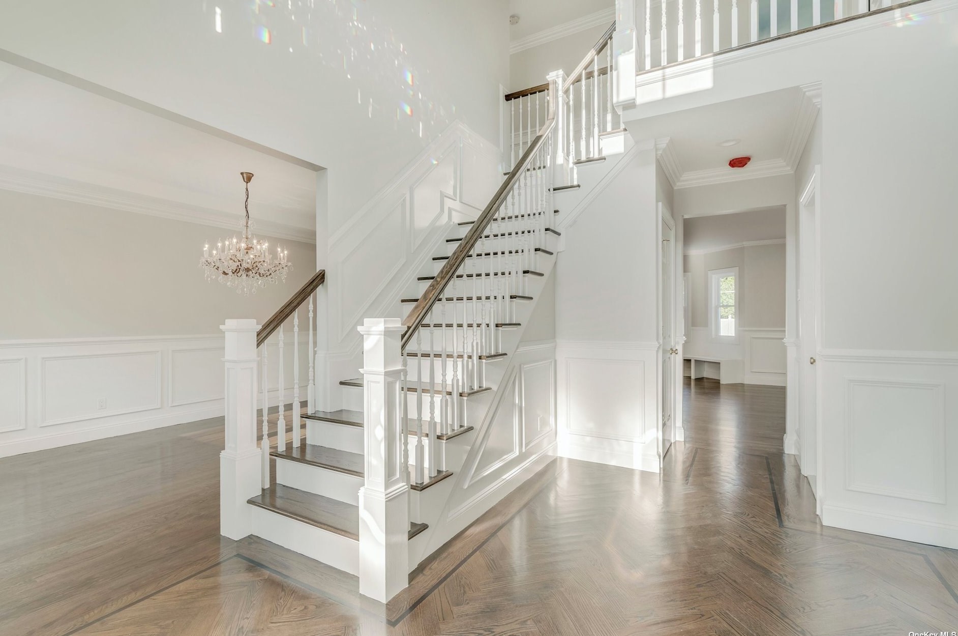 31 Georgia Dr, Syosset, NY 11791-4823