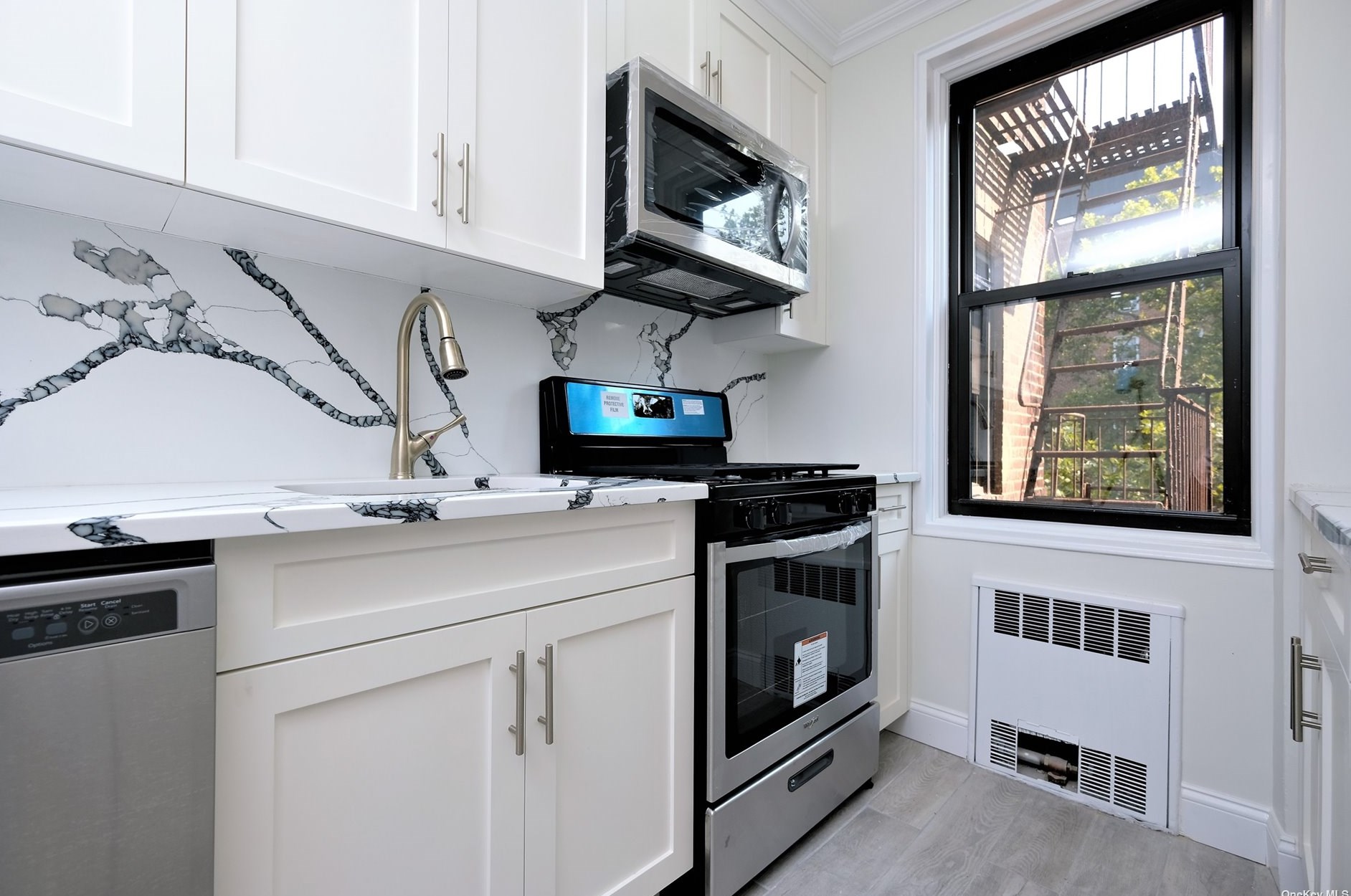 102-32 65th Ave, Flushing, NY 11375-5040