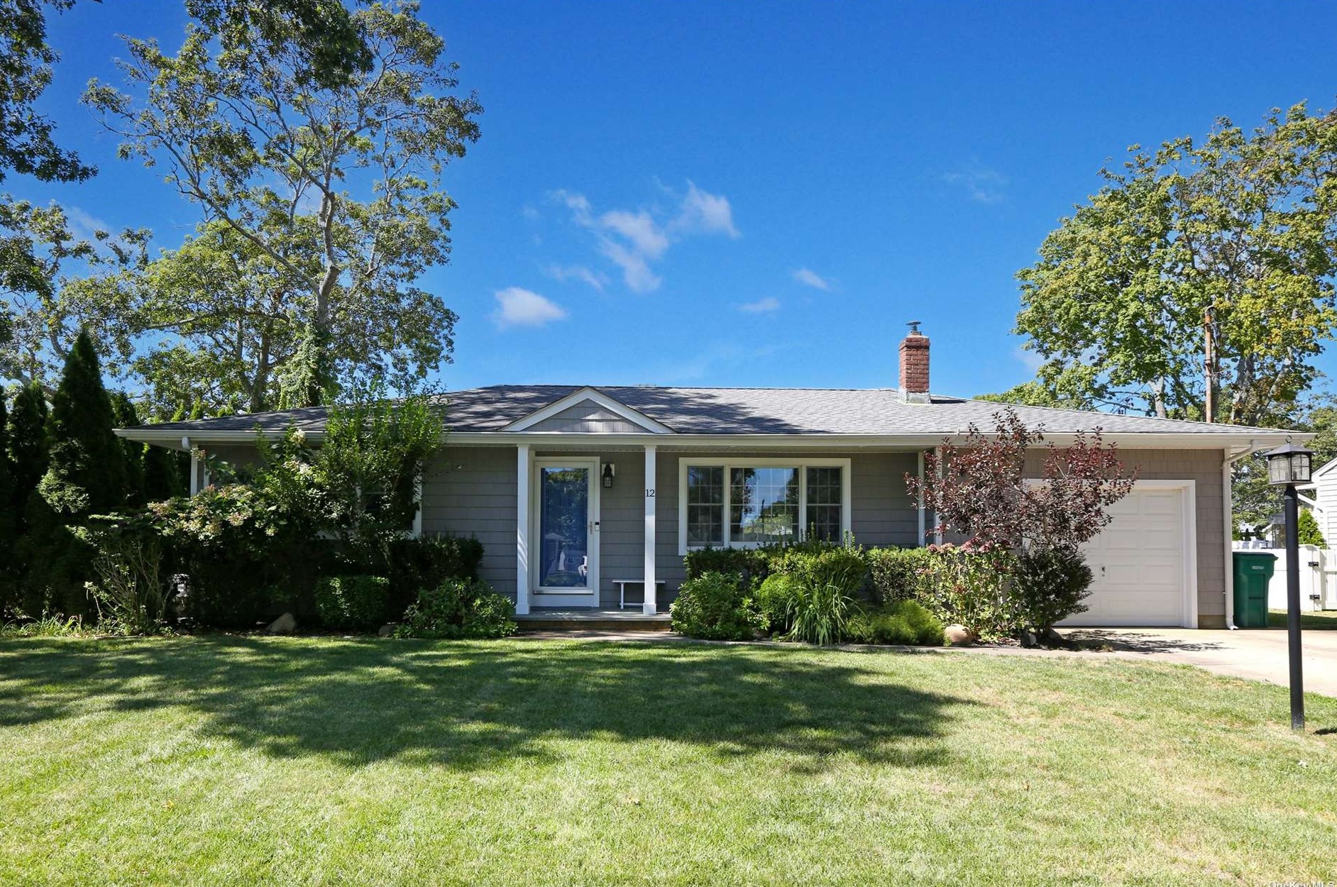 12 Bonita Rd, East Quogue, NY 11942