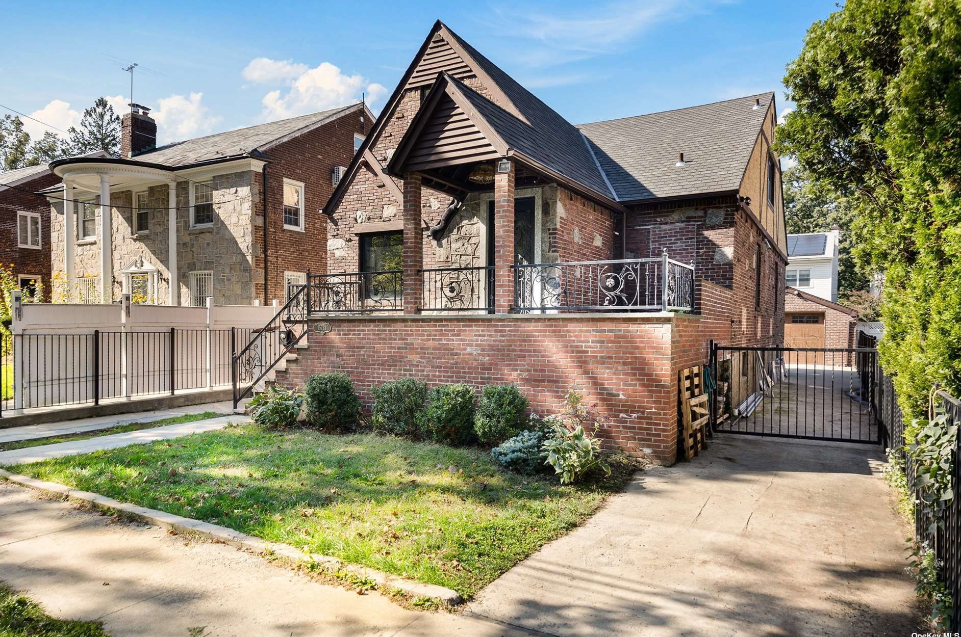157-33 Rose Ave, Flushing, NY 11355-3565