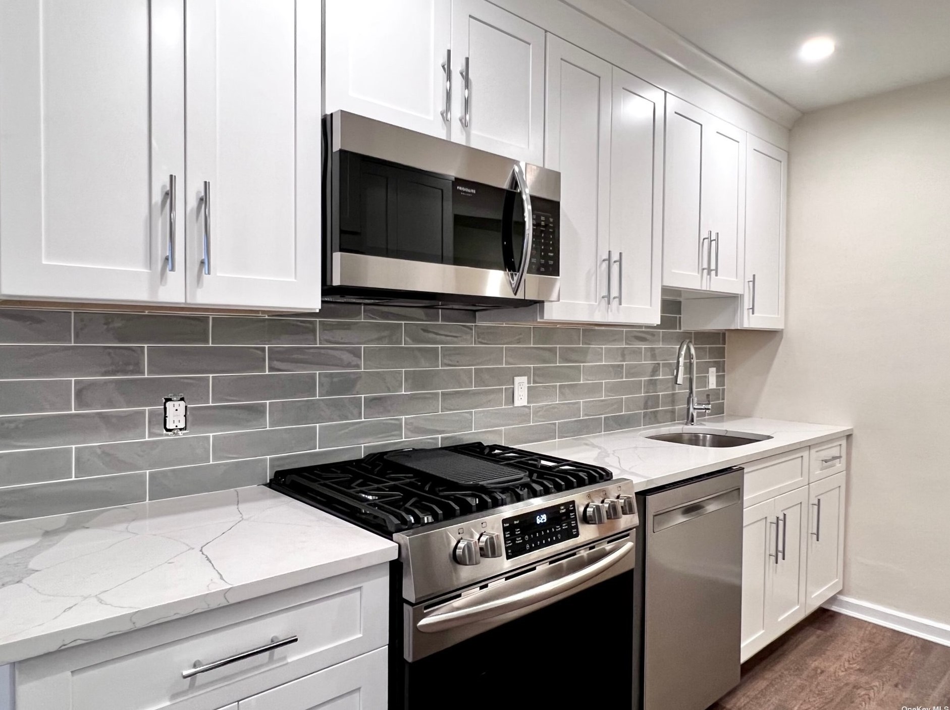 20-16 47th St, Long Island City, NY 11105