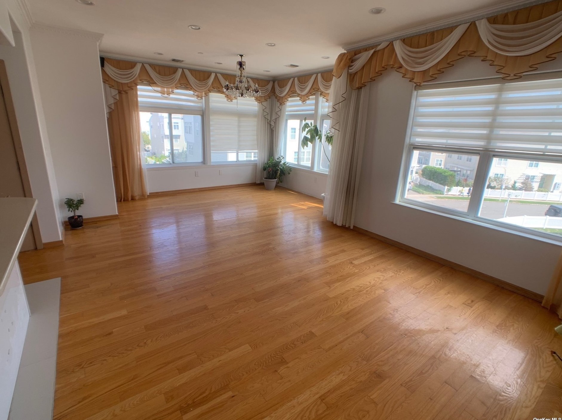 122 Meridian Blvd #b, Far Rockaway, NY 11692
