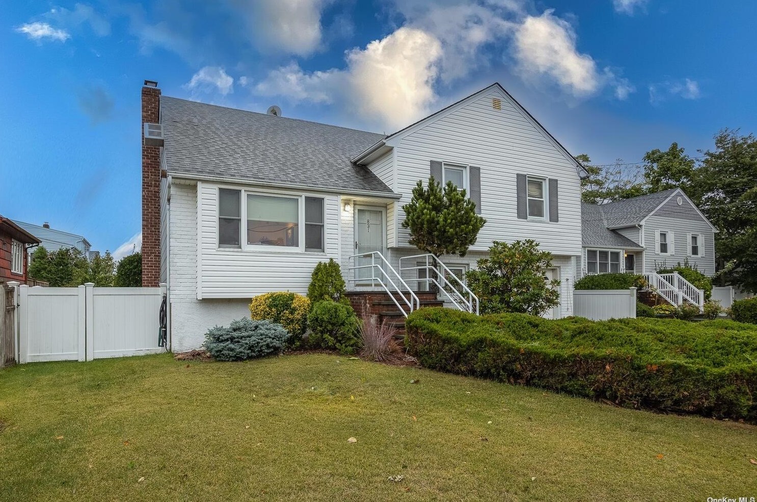 831 Hastings St, North Baldwin, NY 11510-4626
