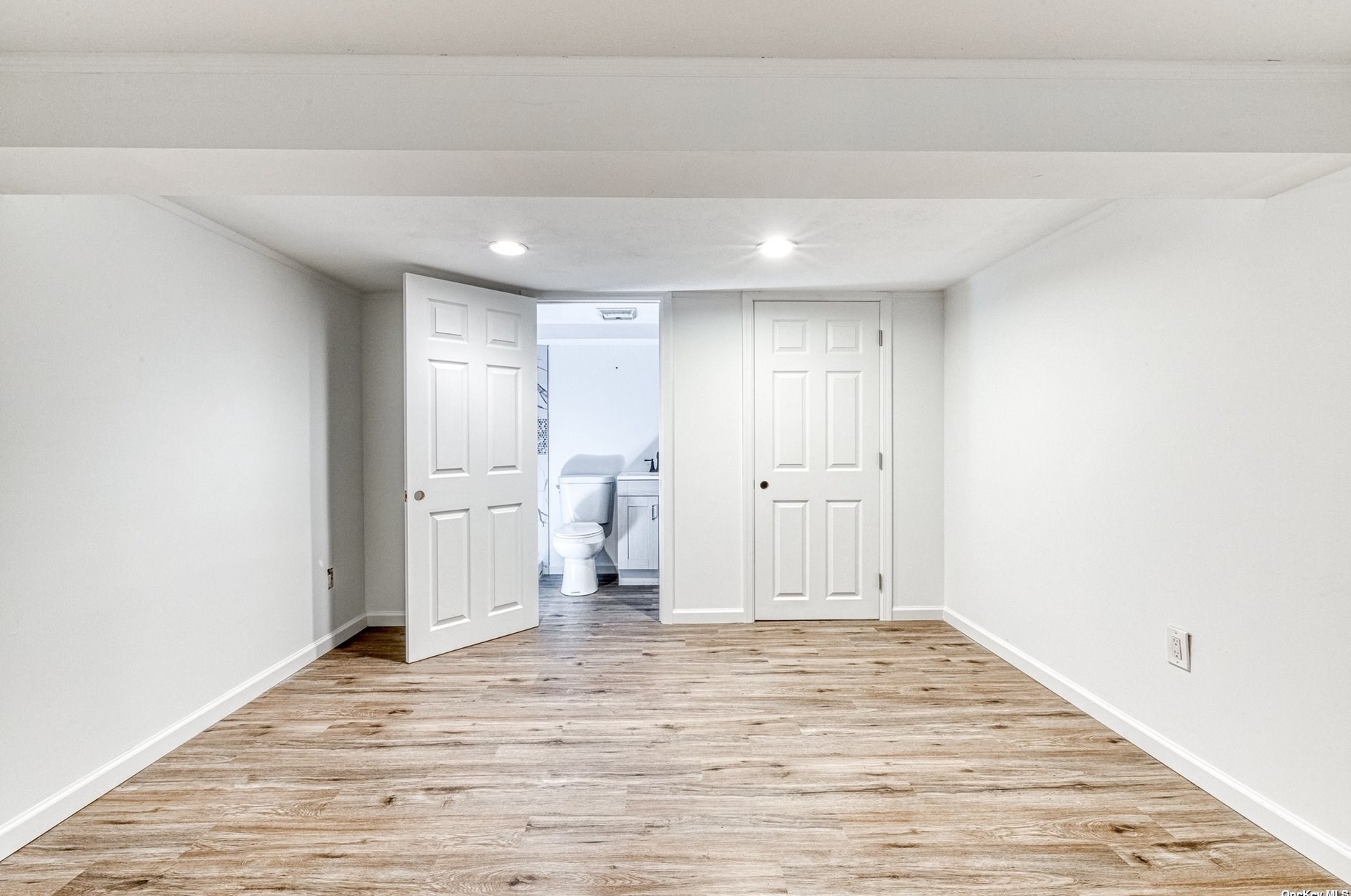 44 Vineyard Rd, Hunt NY 11743-1257 exterior