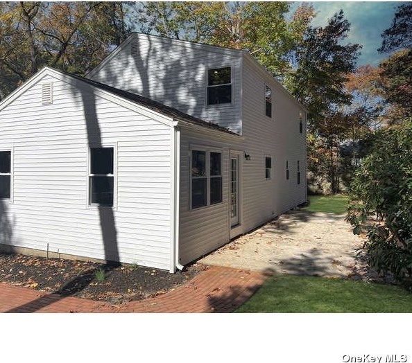 44 Vineyard Rd, Hunt NY 11743-1257 exterior