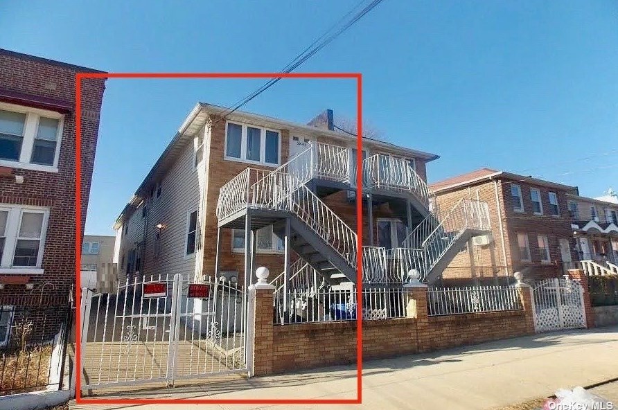 32-44 110th St, Flushing, NY 11369-1432