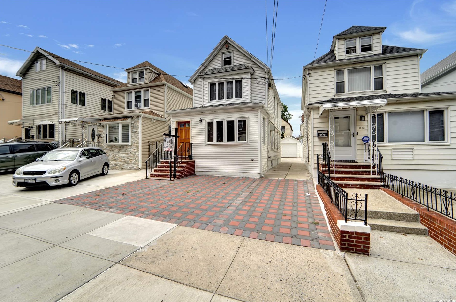 63-30 Saunders St, Flushing, NY 11374-1026