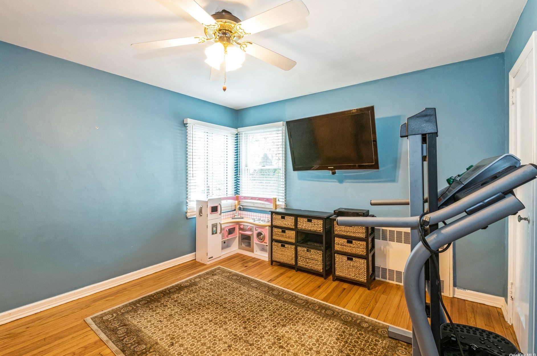 20 Avalon Rd, Hewlett NY  11557-1401 exterior