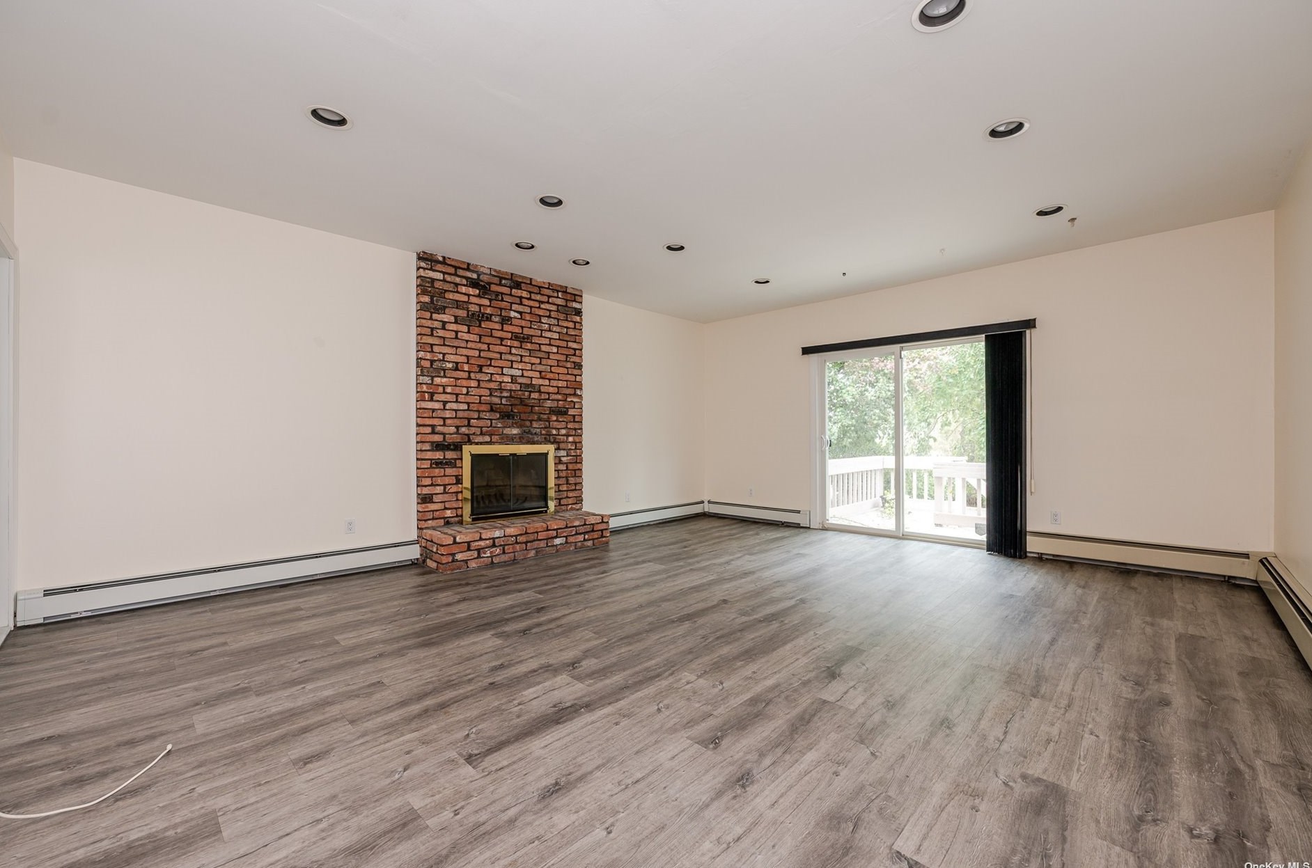 19 Tulane Rd, Glen Cove NY  11542-2002 exterior