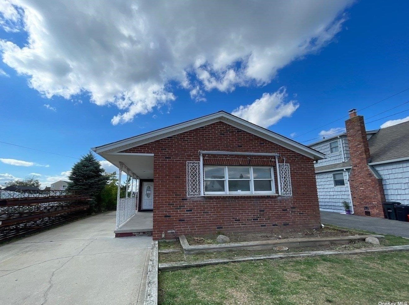 56 Suffolk Rd, Barnum Island, NY 11558-2150