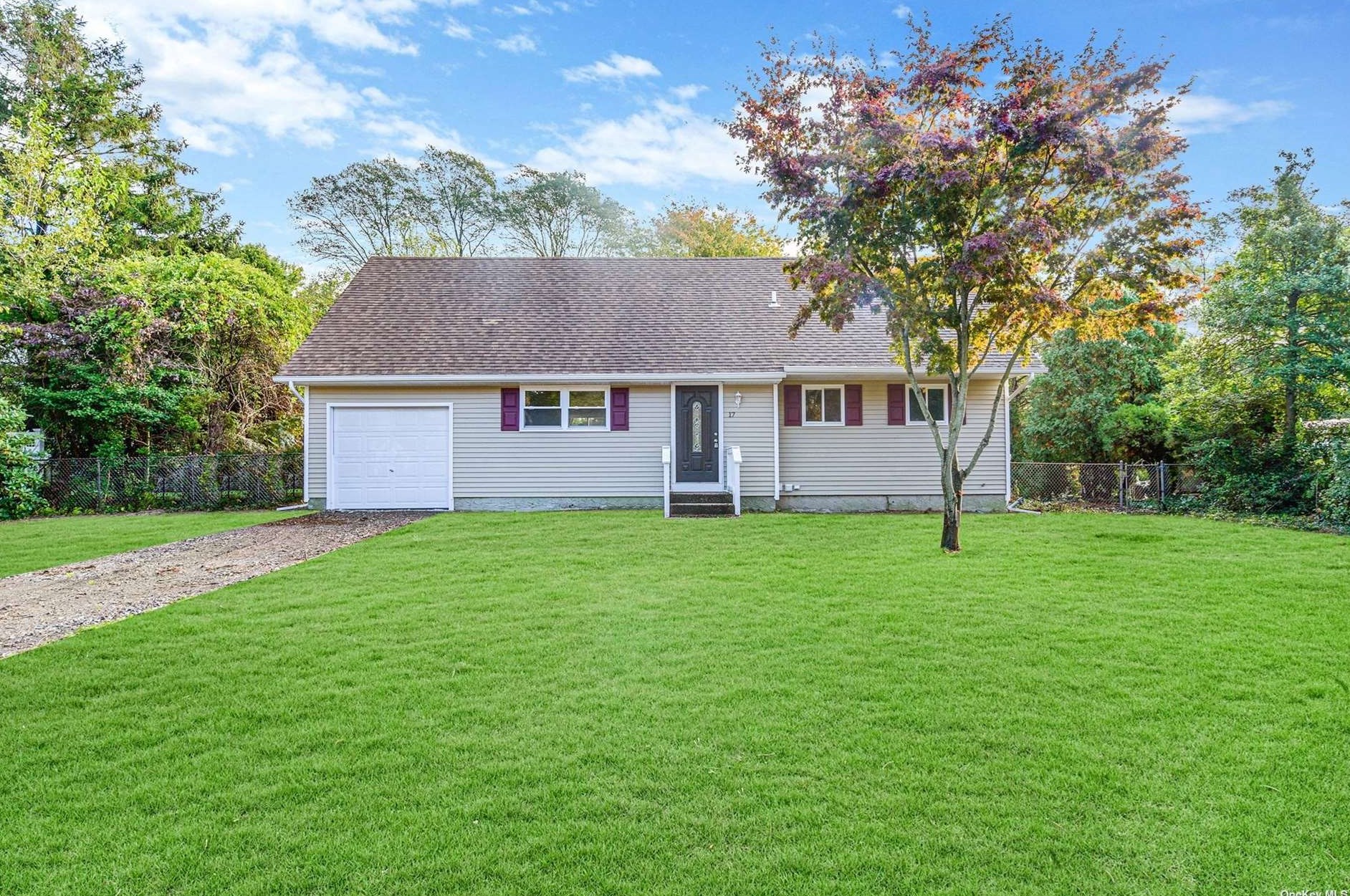 17 Haig Ave, Canaan Lake, NY 11772-4507