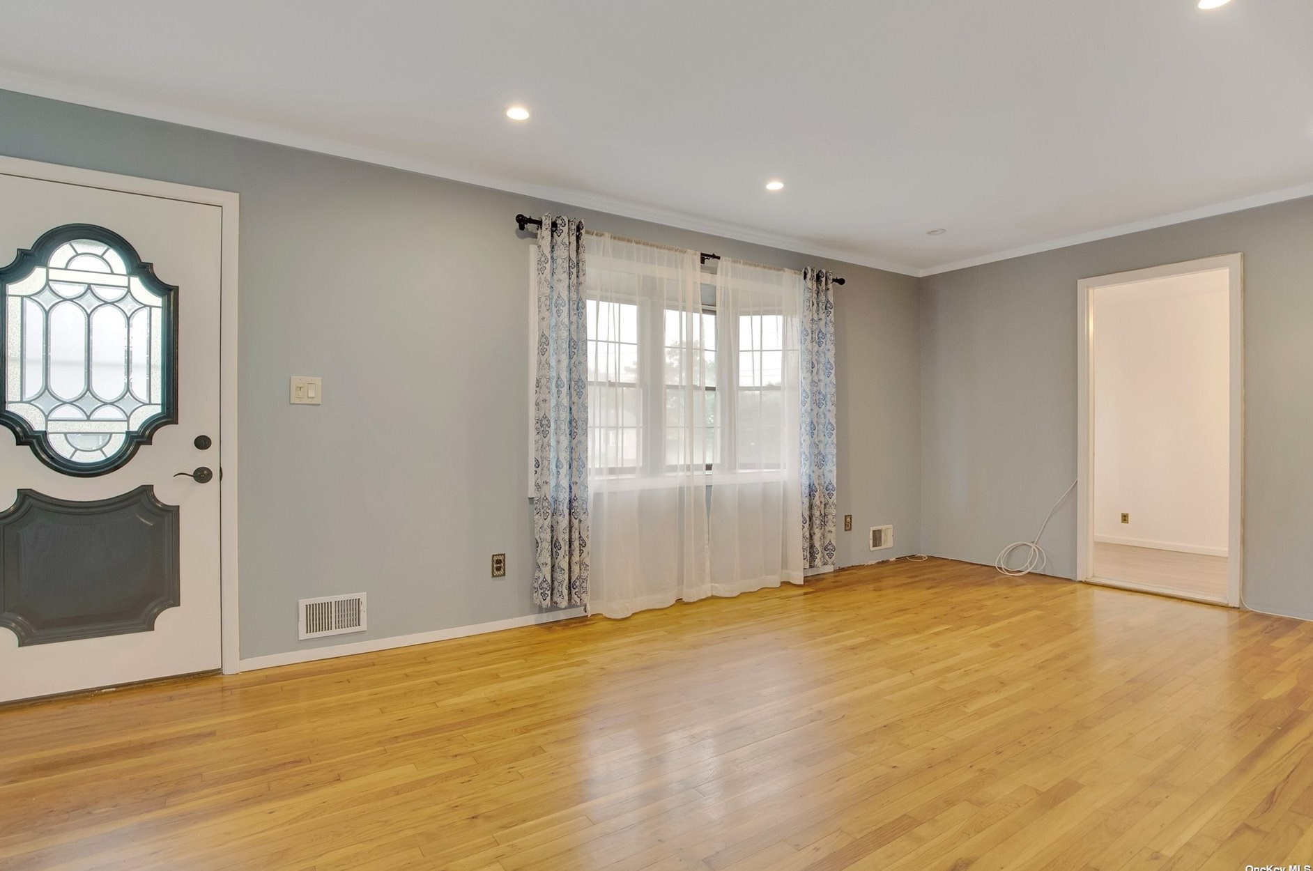 176 Whitetail Ln, Central Islip, NY 11722