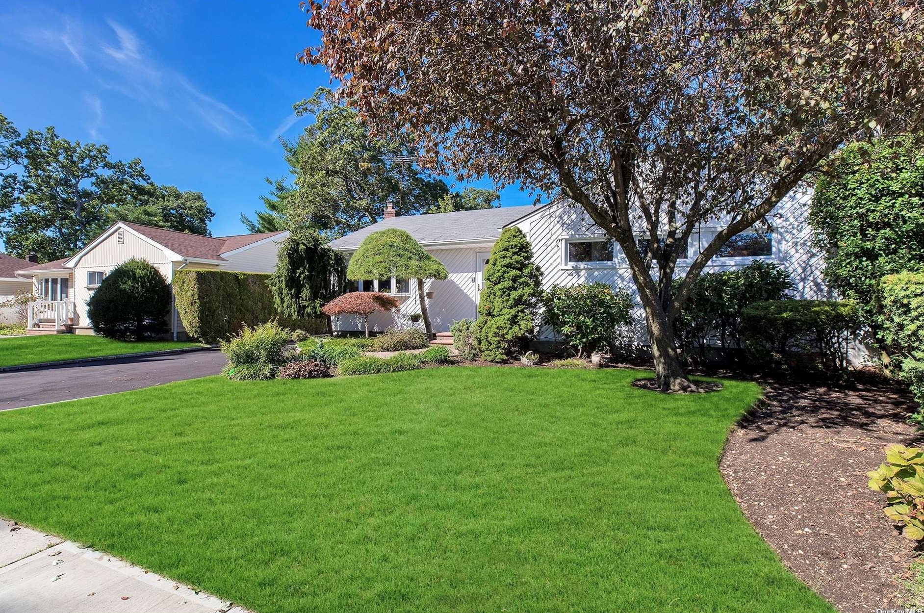 1489 Prospect Ave, Hempstead, NY 11554-4836