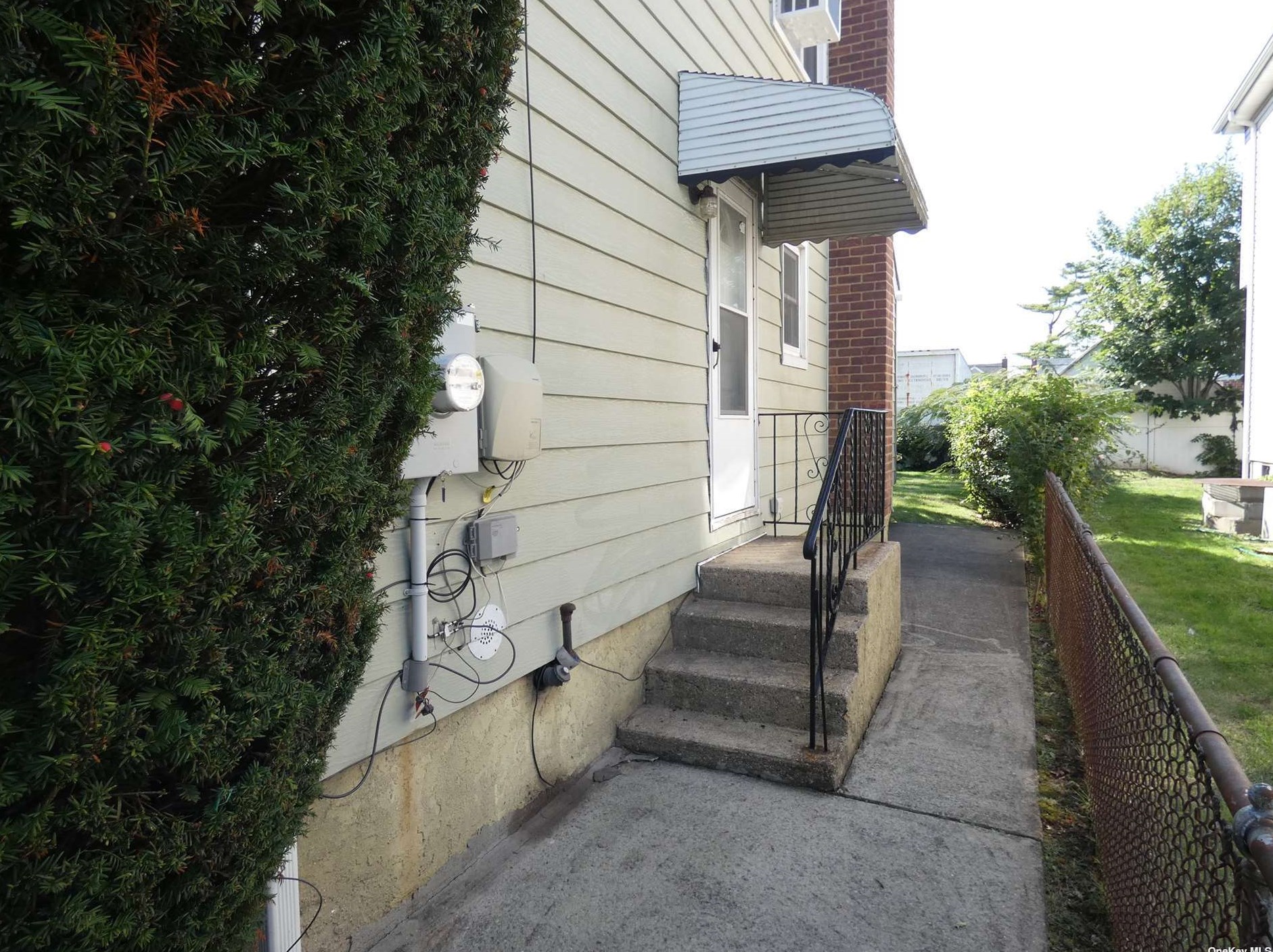 252 Lenox Ave, Hempstead, NY 11553-1531
