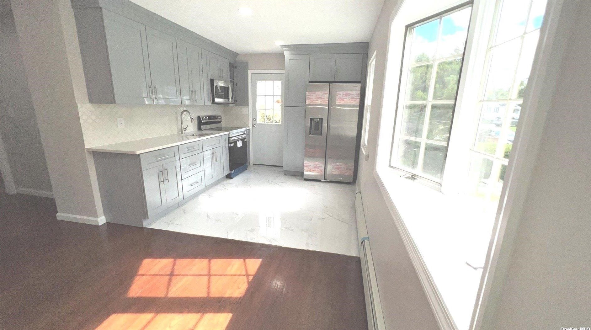61 Wilson St, Pine Air, NY 11717-2232