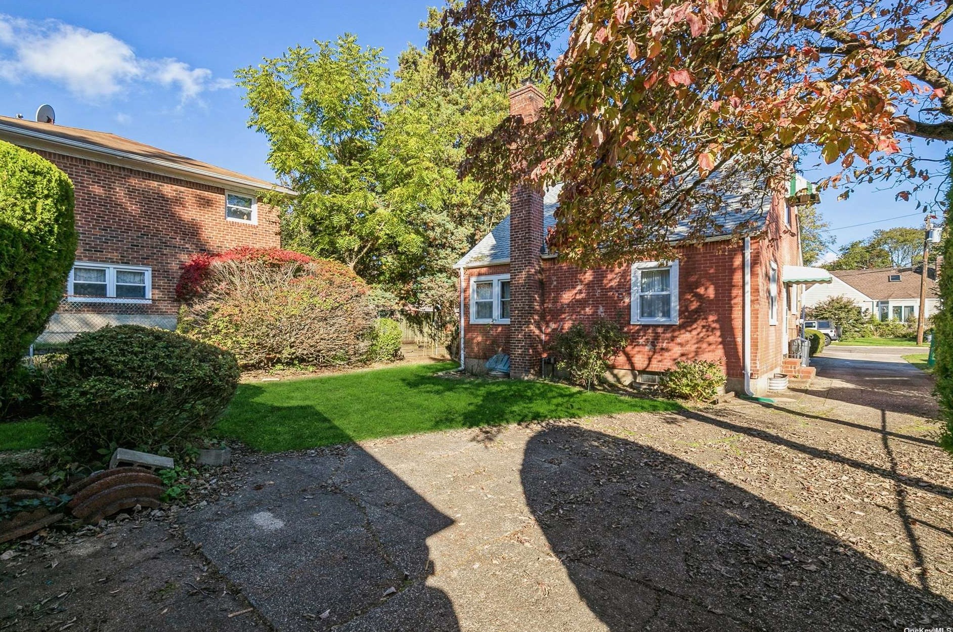 21 Dorcas Ave, Syosset NY  11791-4012 exterior