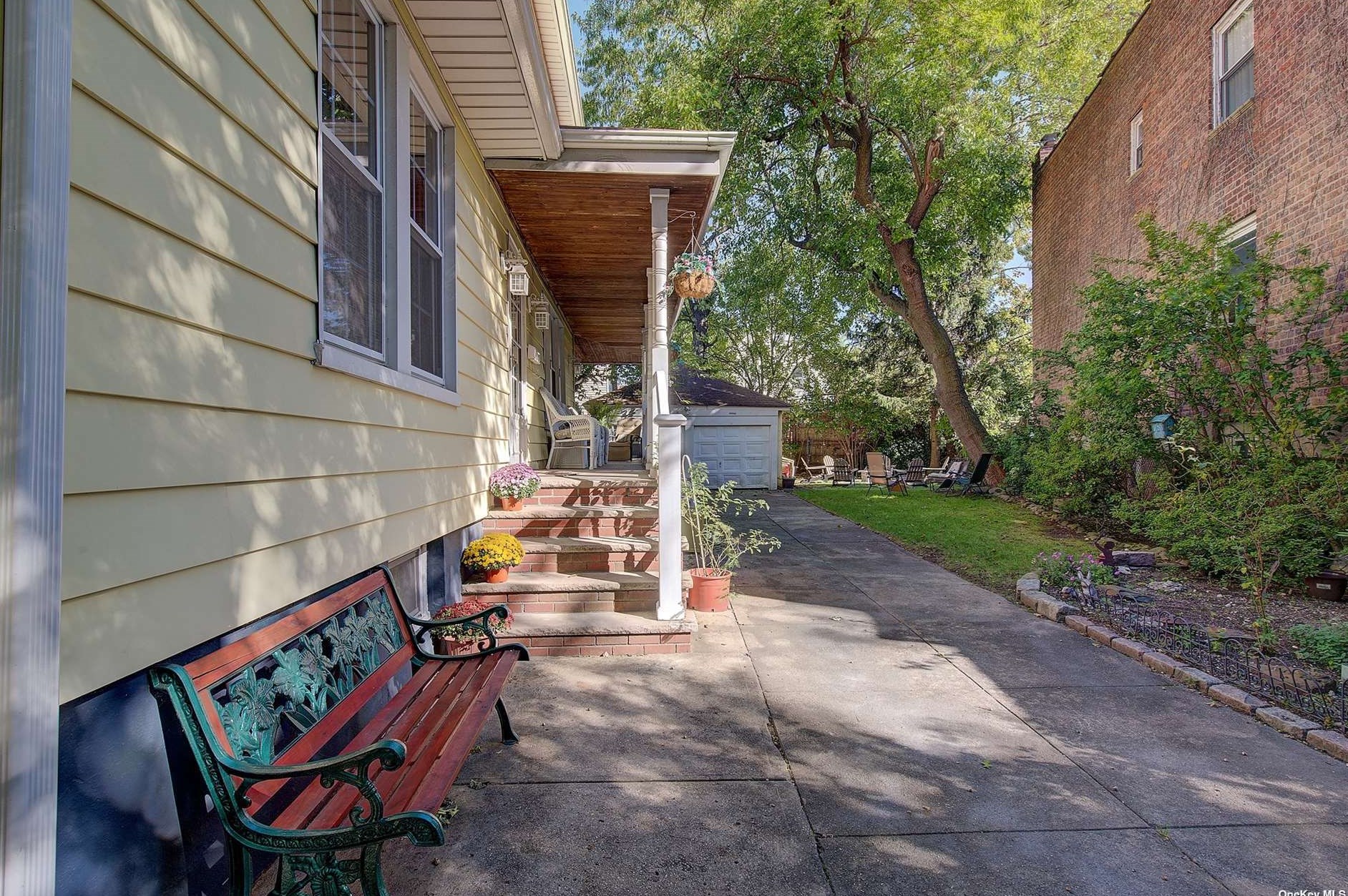 41-39 170th St, Flushing, NY 11358-1132