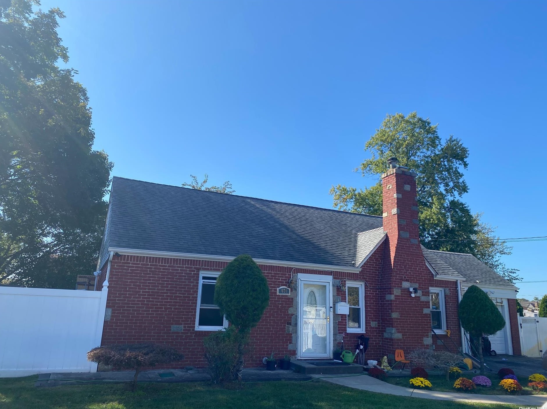 670 Southern Pkwy, Hempstead, NY 11553-3440