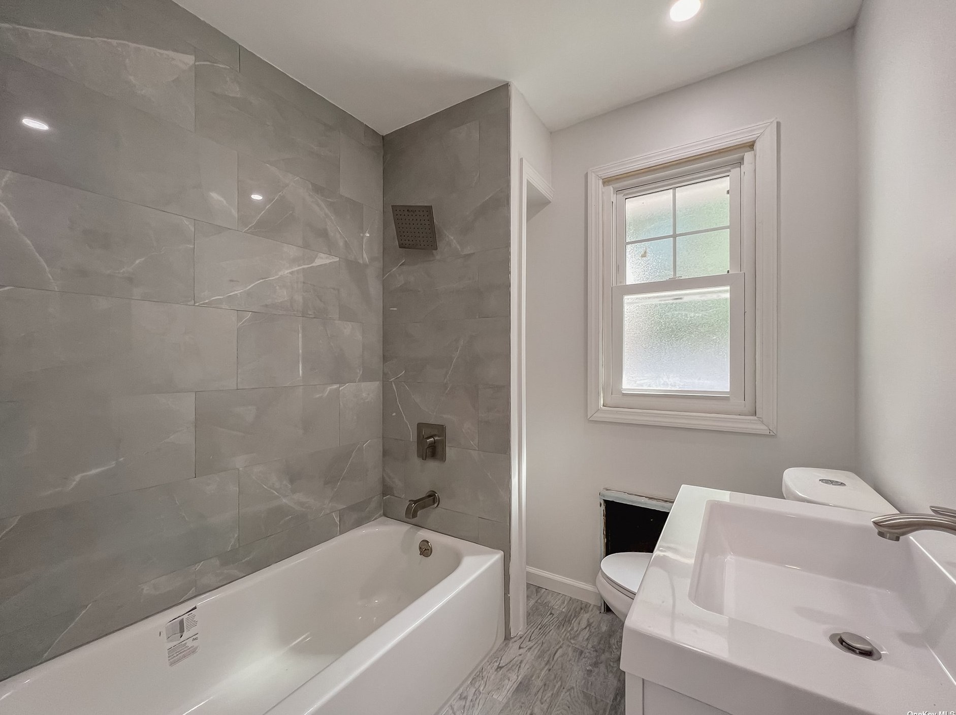 131 Roosevelt Ave, Freeport NY  11520-6125 exterior