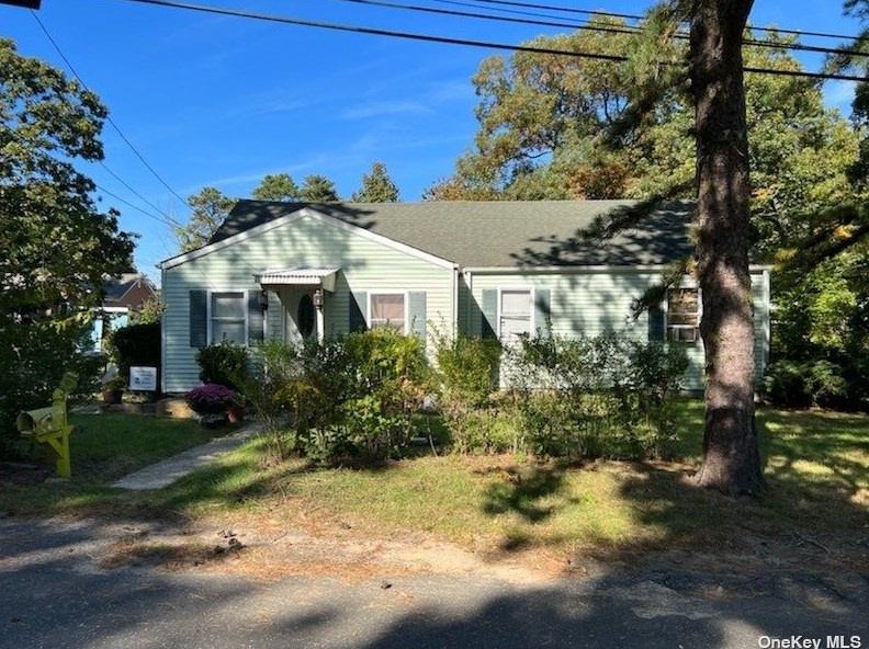 5 Sycamore St, South Setauket, NY 11720