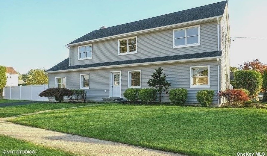 47 Park Ln, East Massapequa, NY 11758-4304