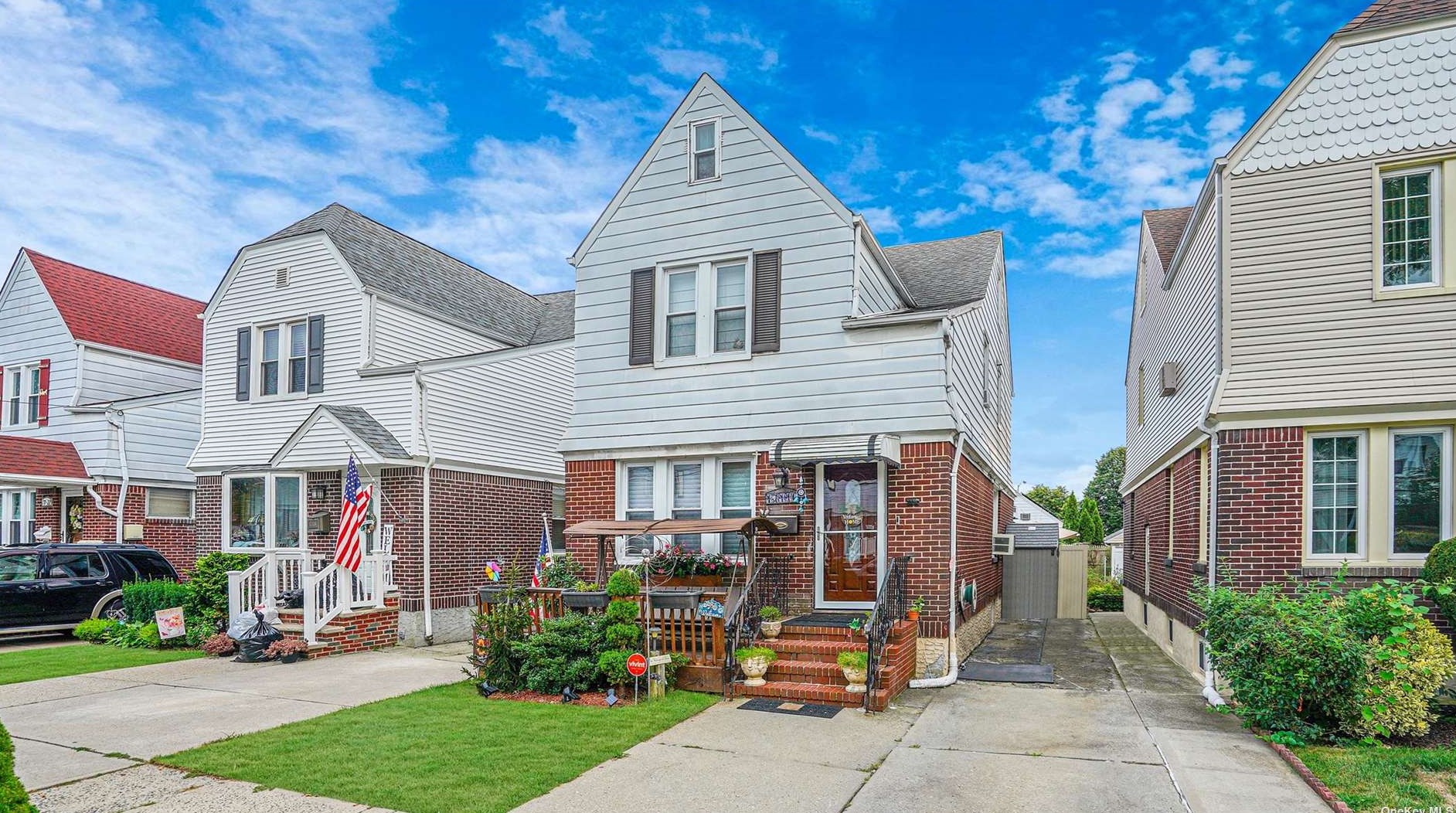 171-16 Courtney Ave, Flushing, NY 11358-3811