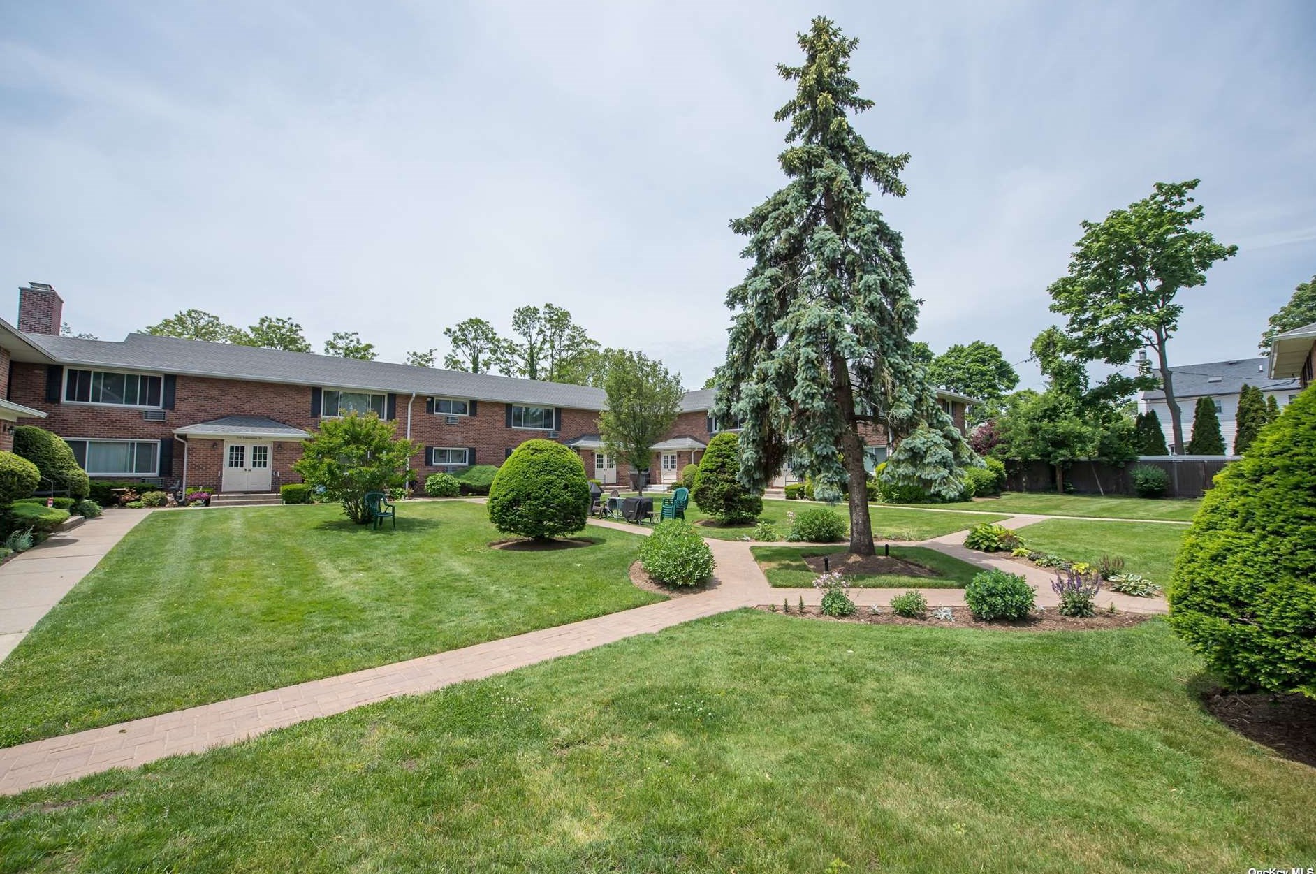 235 Edmunton Dr #h-5, Babylon, NY 11703