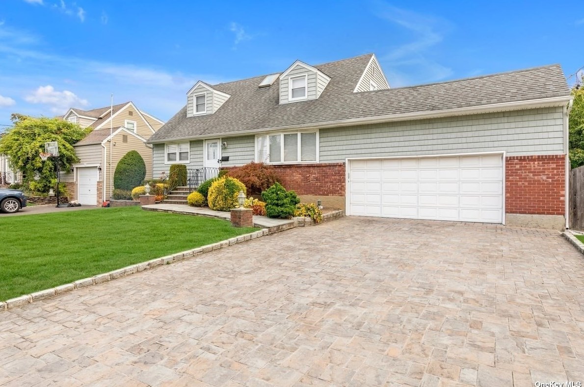 2693 Bayview Ave, North Merrick, NY 11566-4731