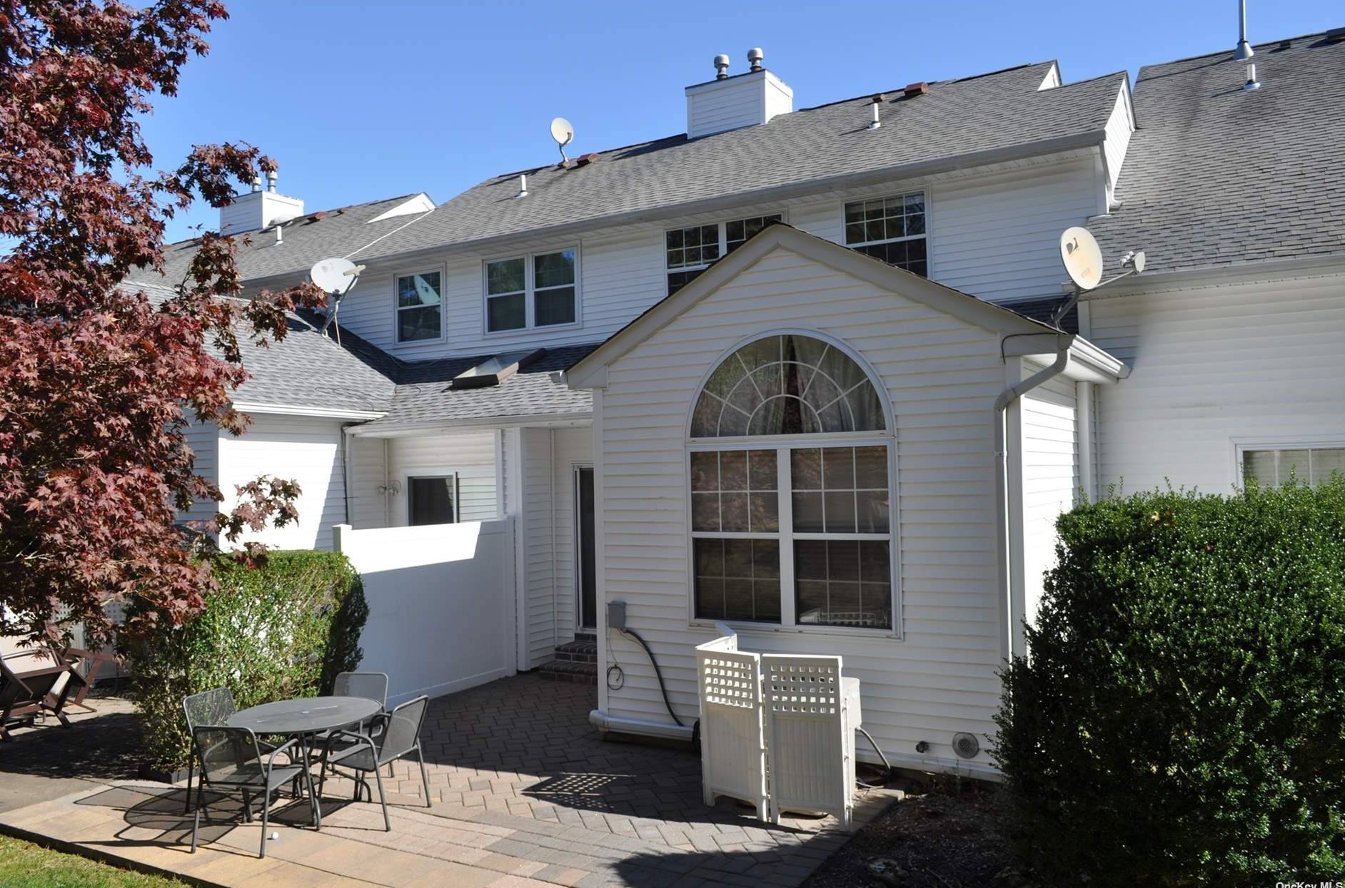 11 Brookville Way, Manorville, NY 11949-2973