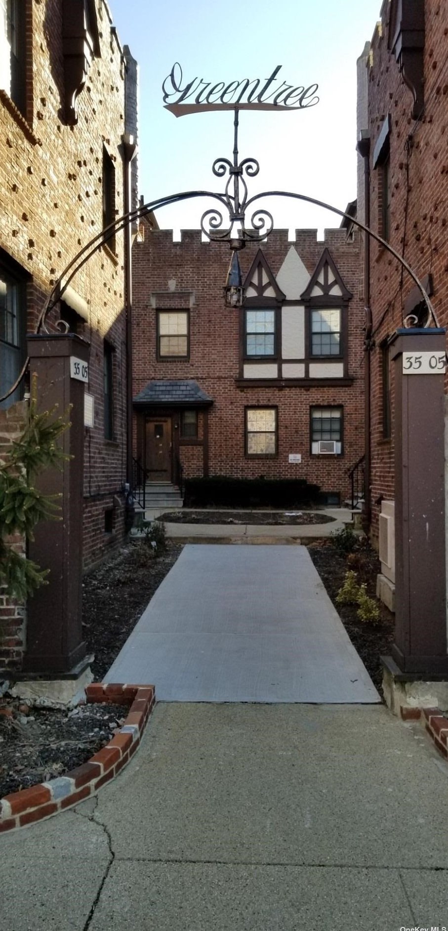 35-09 191st St #9a, Flushing, NY 11358