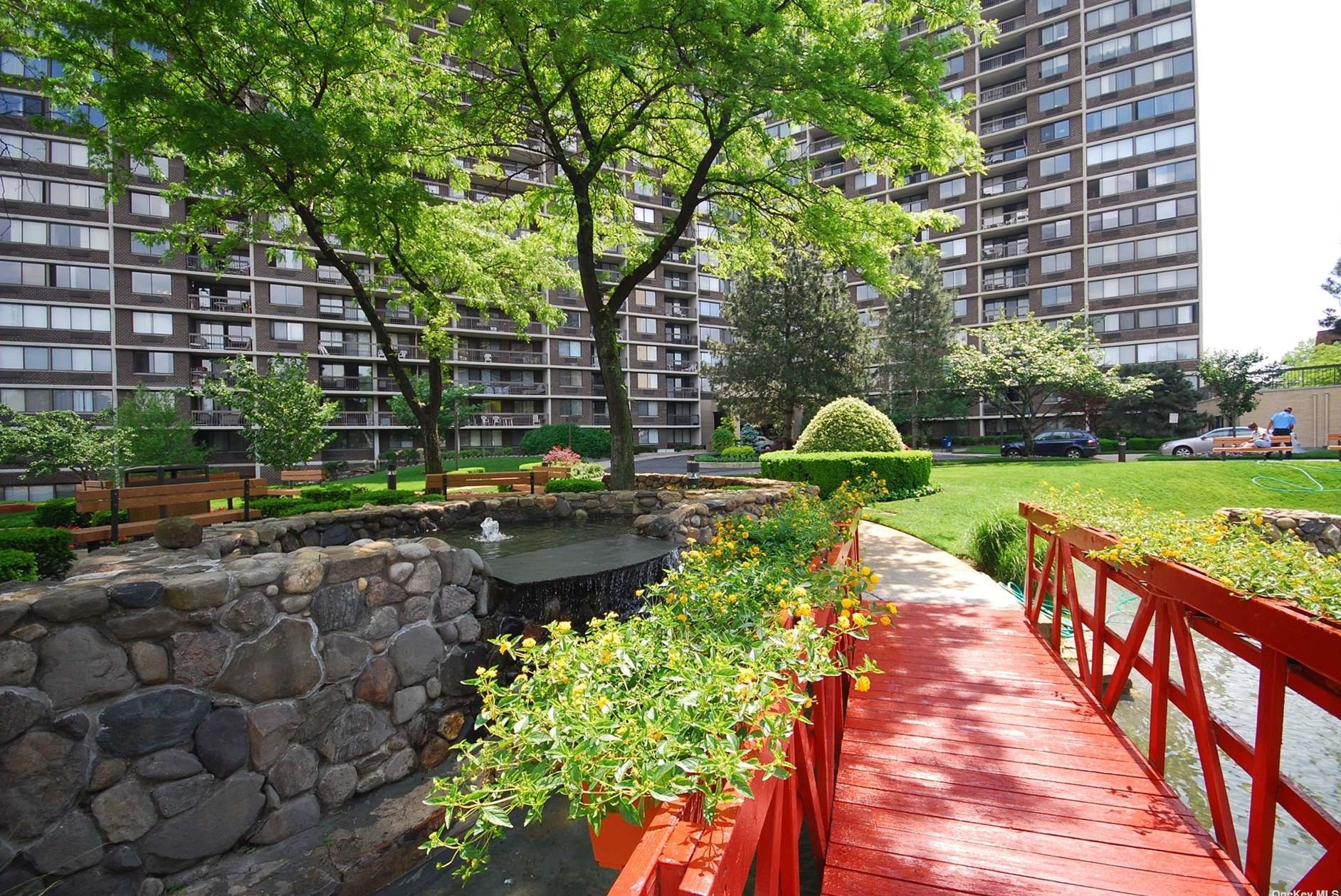 2 Bay Club Dr, Flushing NY  11360-2957 exterior