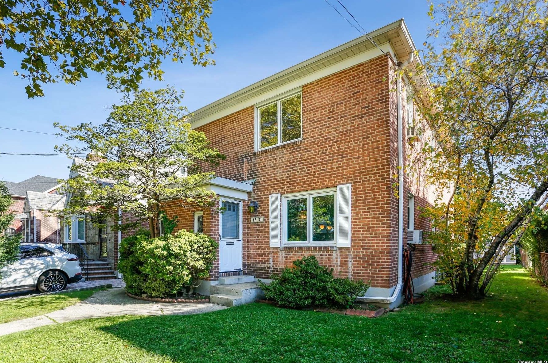 47-31 159th St, Flushing, NY 11358-1323