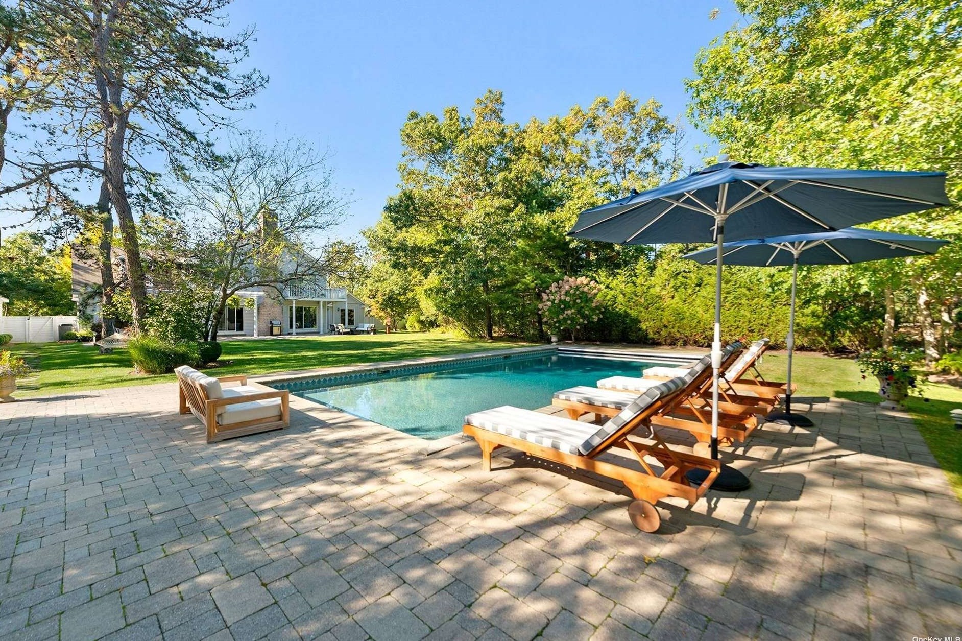 2 Deer Haven Ct, East Hampton, NY 11937