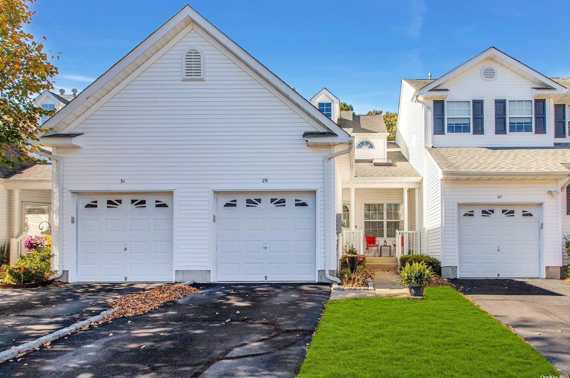 29 Brookville Way, Manorville, NY 11949-2969